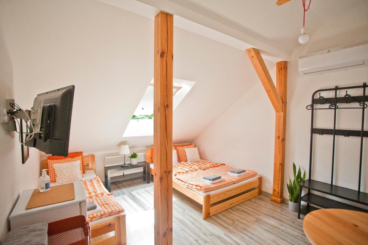 Hostel 33 Trzebinia  Ngoại thất bức ảnh